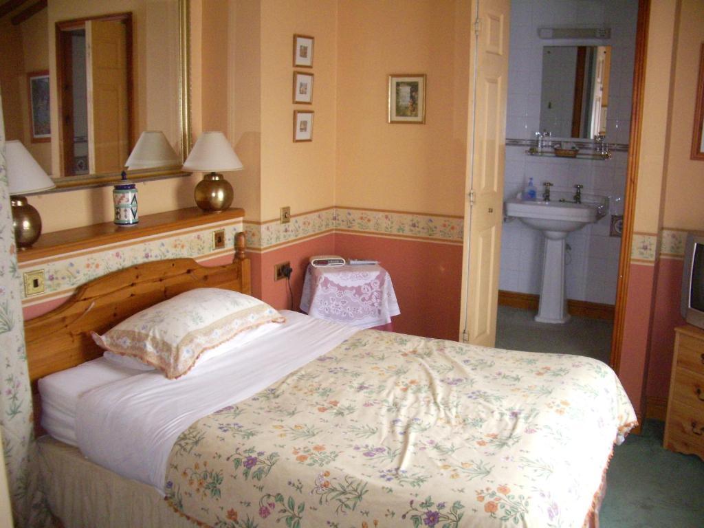 Compton House Bed & Breakfast Ashbourne  Exterior photo